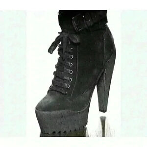 Burberry Womens Size 8 Fall Of 2009 Vogue Runway Ankle Lace Up Strap Up Boots